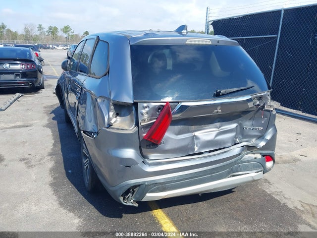 JA4AD2A38HZ024335 Mitsubishi Outlander Es