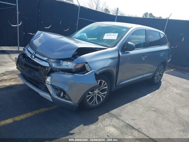 JA4AD2A38HZ024335 Mitsubishi Outlander Es
