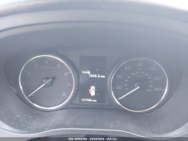 JA4AD2A38HZ024335 Mitsubishi Outlander Es