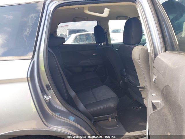 JA4AD2A38HZ024335 Mitsubishi Outlander Es