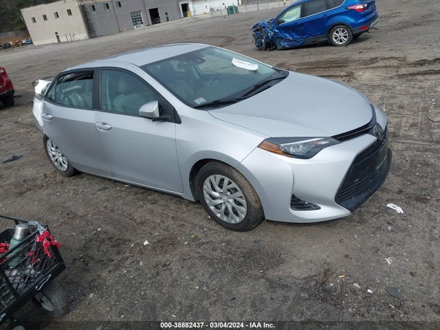 2017 2T1BURHE6HC888496 головне зображення