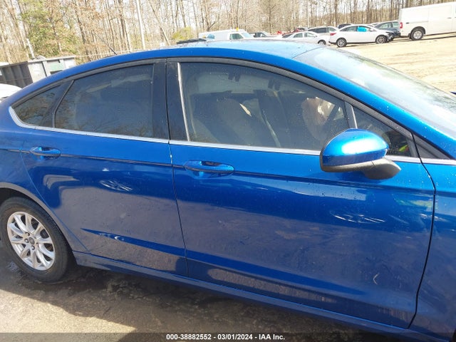 Ford FUSION S 2017 3FA6P0G74HR199001 Image 13