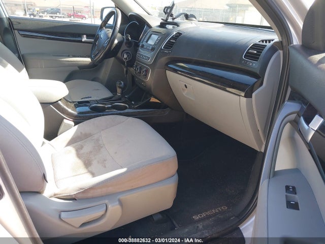 KIA SORENTO LX 2014 5XYKT4A60EG463168 Image 5
