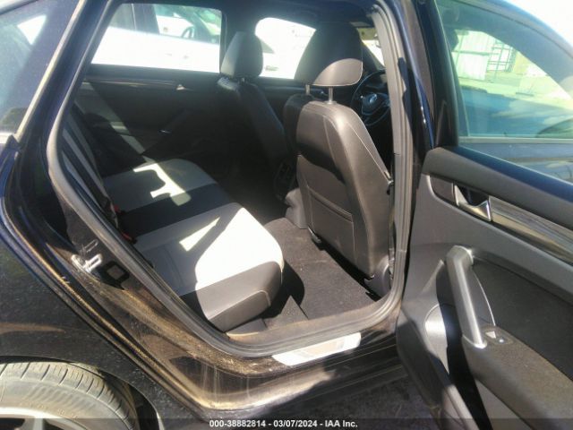 1VWMA7A36MC010792 Volkswagen Passat 2.0t R-line