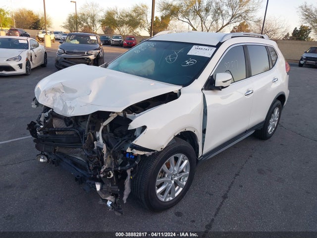 Nissan ROGUE SV 2017 JN8AT2MT0HW131325 Image 2