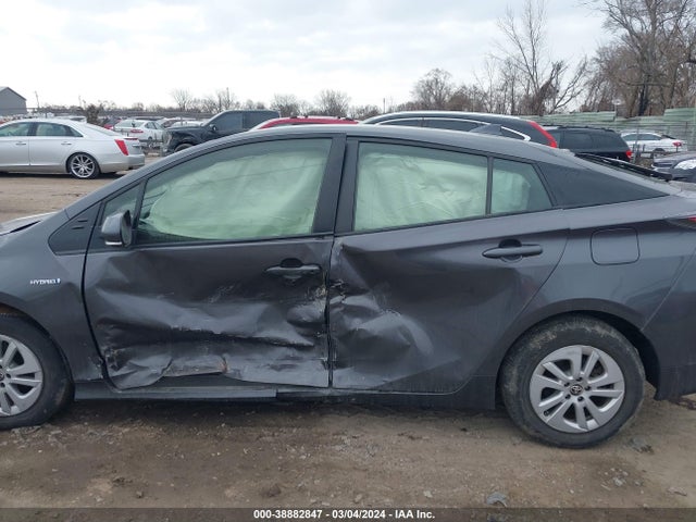 Toyota Prius Two 2017 JTDKBRFU5H3543629 Image 14