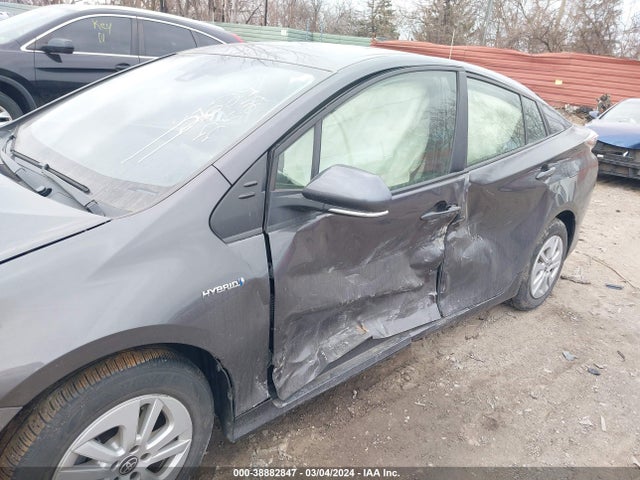 Toyota Prius Two 2017 JTDKBRFU5H3543629 Image 6