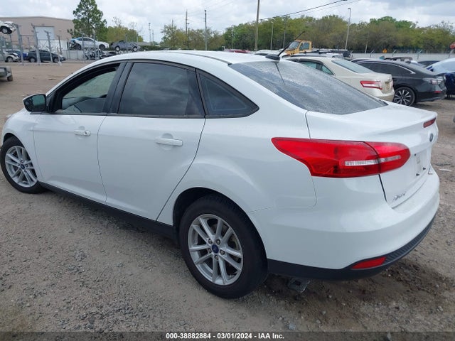 Ford FOCUS SE 2018 1FADP3FE1JL309712 Image 3