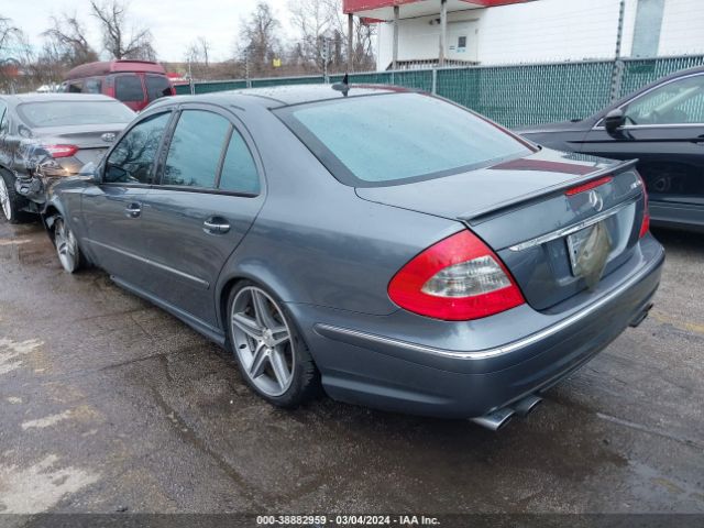 2007 MERCEDES-BENZ E 63 AMG WDBUF77X37B121579 Photo 2
