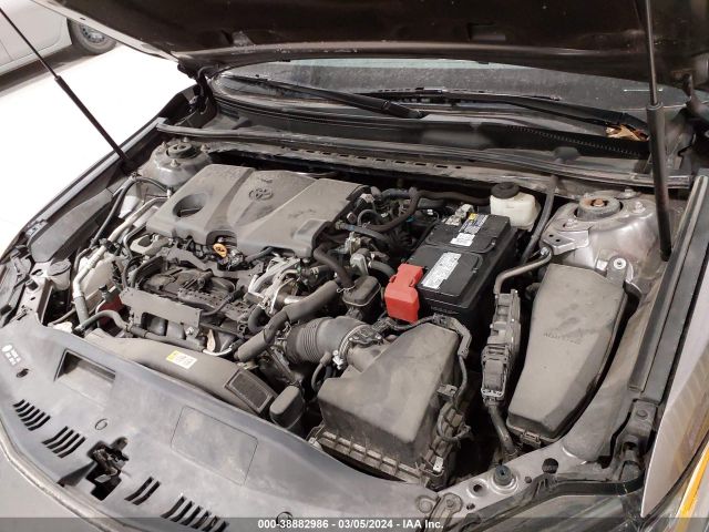 4T1B11HK8JU075004 Toyota CAMRY SE
