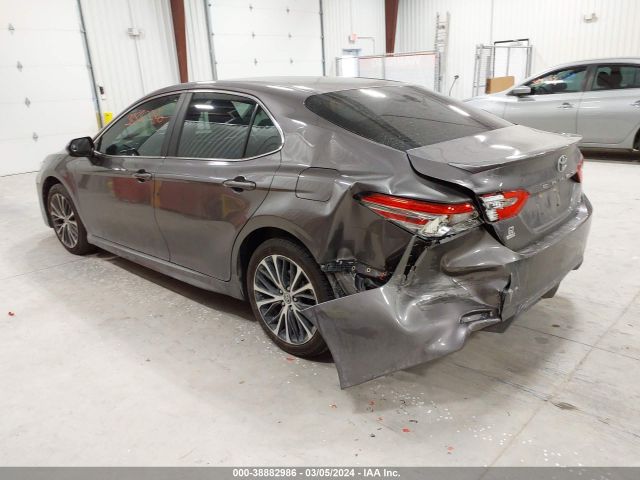 4T1B11HK8JU075004 Toyota CAMRY SE