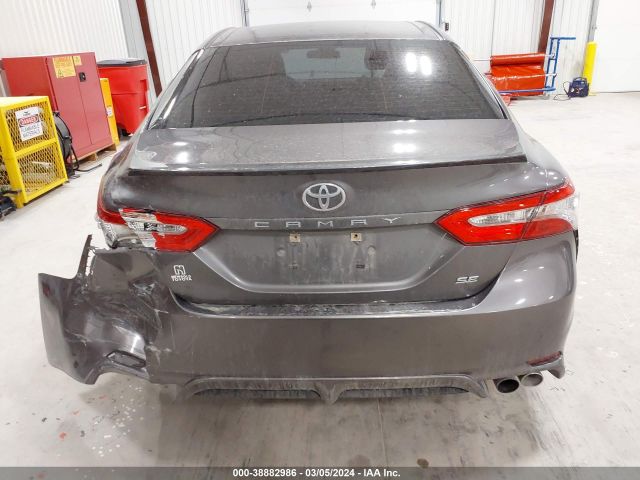 4T1B11HK8JU075004 Toyota CAMRY SE