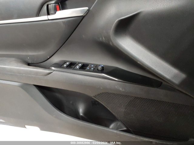 4T1B11HK8JU075004 Toyota CAMRY SE