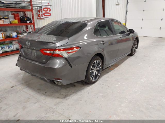 4T1B11HK8JU075004 Toyota CAMRY SE