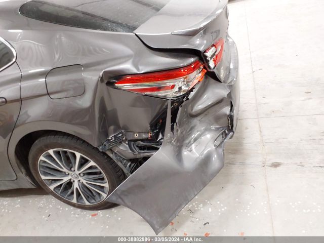4T1B11HK8JU075004 Toyota CAMRY SE
