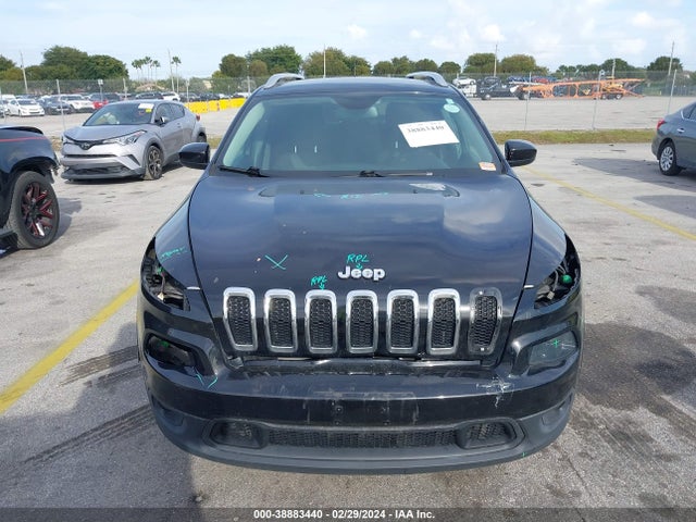 1C4PJLCB8JD518278 Jeep Cherokee Latitude Fwd