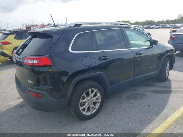 1C4PJLCB8JD518278 Jeep Cherokee Latitude Fwd