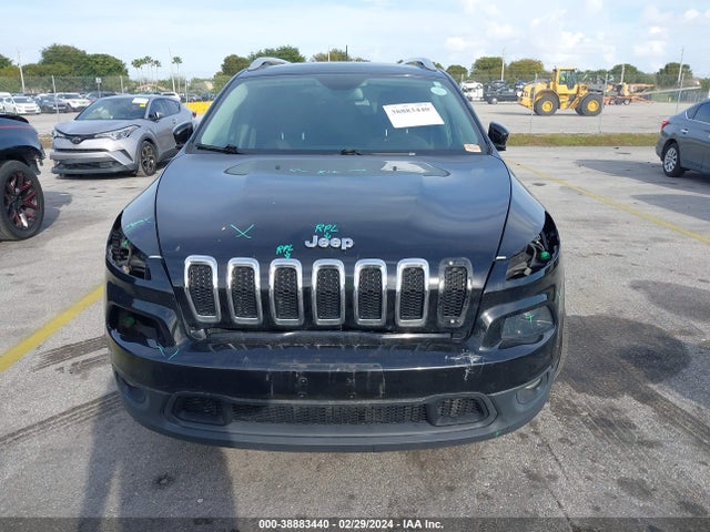 1C4PJLCB8JD518278 Jeep Cherokee Latitude Fwd