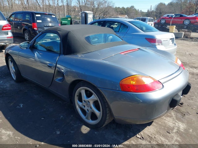 2002 PORSCHE BOXSTER WP0CA29892U623837 Photo 2