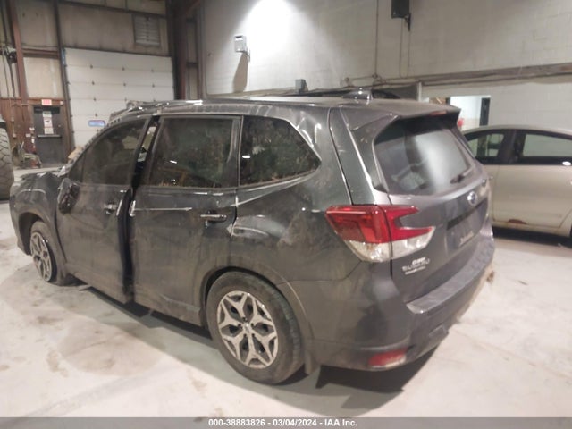 Subaru Forester Premium 2023 JF2SKADC5PH501055 Image 3