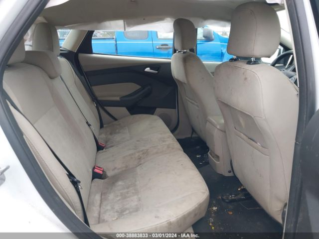1FADP3K29GL237565 Ford FOCUS SE