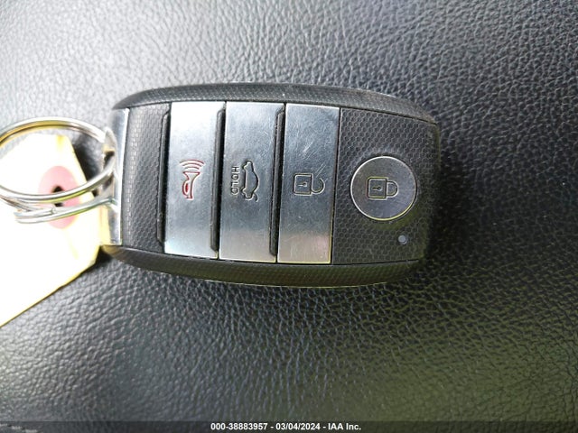 KIA Optima S 2019 5XXGT4L39KG300981 Image 11
