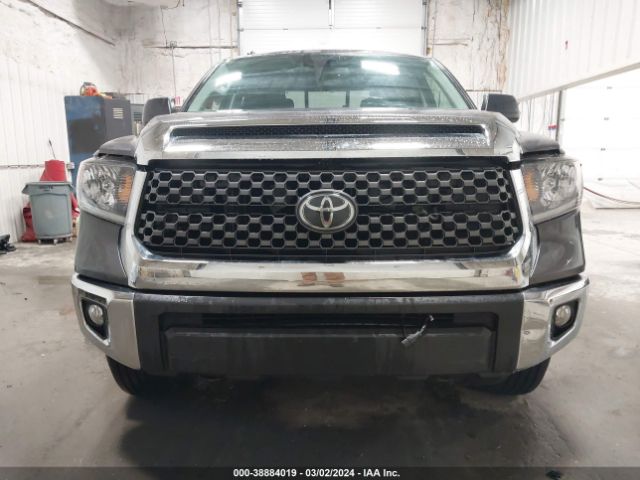 5TFUM5F11JX075771 Toyota Tundra Sr5 4.6l V8