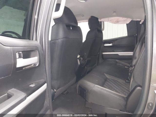 5TFUM5F11JX075771 Toyota Tundra Sr5 4.6l V8