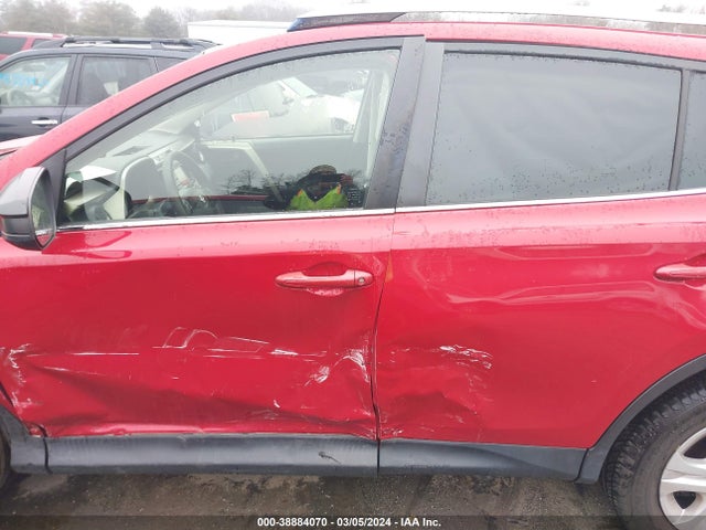 Toyota RAV4 LE 2015 JTMBFREVXFD149601 Image 14
