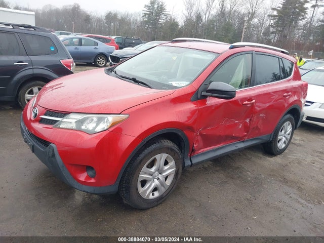 Toyota RAV4 LE 2015 JTMBFREVXFD149601 Image 2