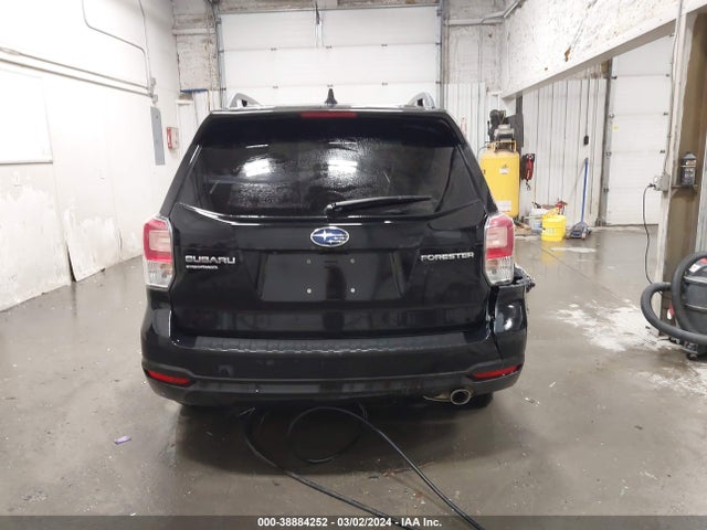 Subaru Forester Touring 2018 JF2SJAWC8JH465434 Image 16