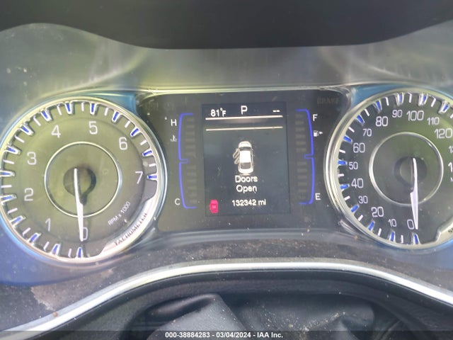 Chrysler 200 Limited Platinum 2017 1C3CCCAB1HN511788 Image 7