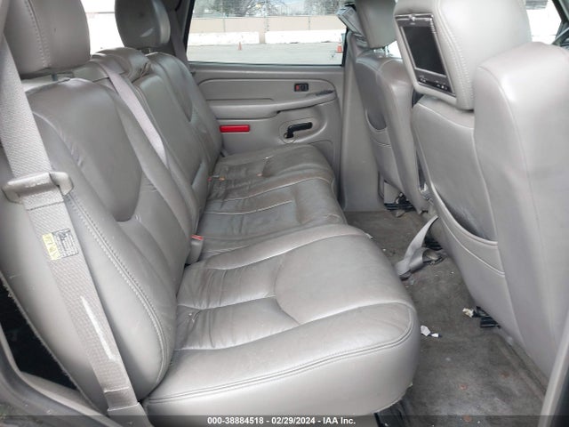 2005 GMC YUKON SLE VIN: 1GKEC13V15J124570