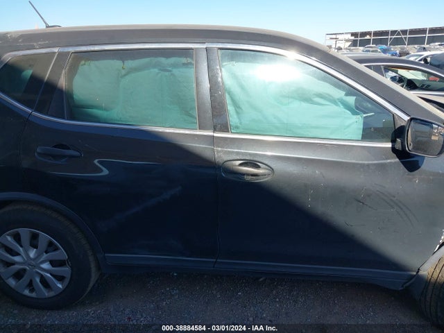 Nissan ROGUE S 2016 KNMAT2MT7GP636430 Image 13