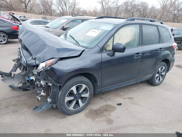 Subaru Forester 2.5i Premium 2017 JF2SJAGC4HH800679 Image 2