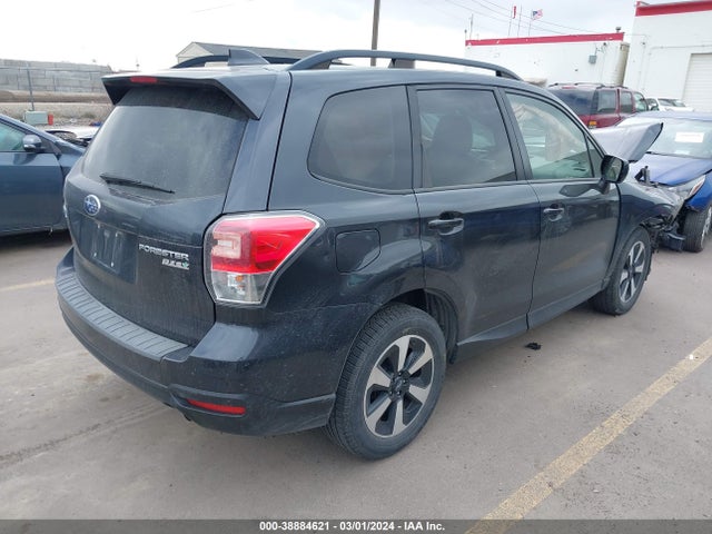 Subaru Forester 2.5i Premium 2017 JF2SJAGC4HH800679 Image 4