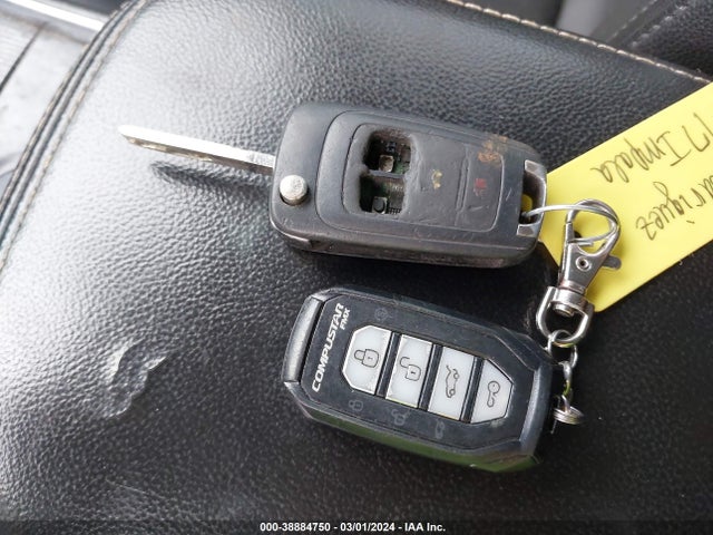 Chevrolet IMPALA 1LT 2017 1G1105S35HU114906 Image 11