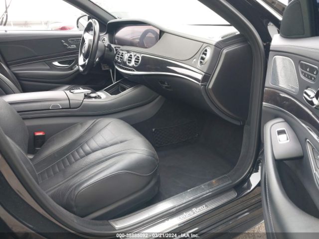 WDDUG8DB4JA419445 Mercedes-Benz S 560