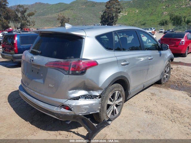 Toyota Rav4 Xle 2018 JTMWFREV0JJ178908 Image 4