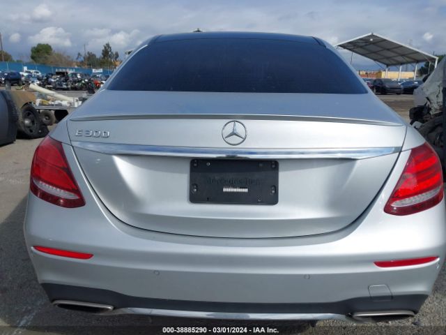 WDDZF4JBXHA111549 Mercedes-Benz E 300