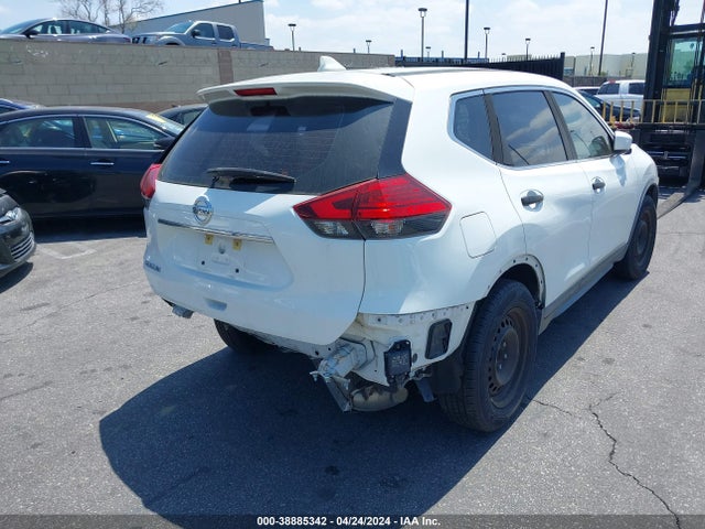 Nissan ROGUE S 2017 KNMAT2MT3HP611381 Image 4