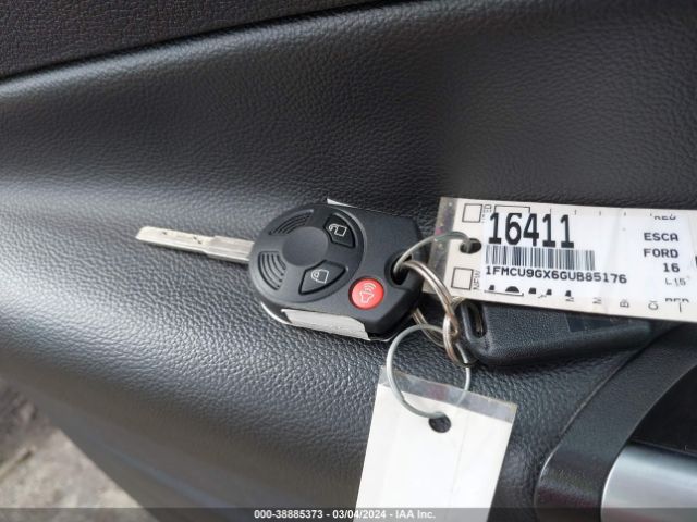 1FMCU9GX6GUB85176 Ford ESCAPE SE