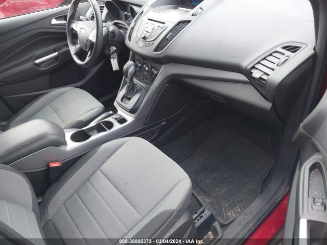 1FMCU9GX6GUB85176 Ford ESCAPE SE
