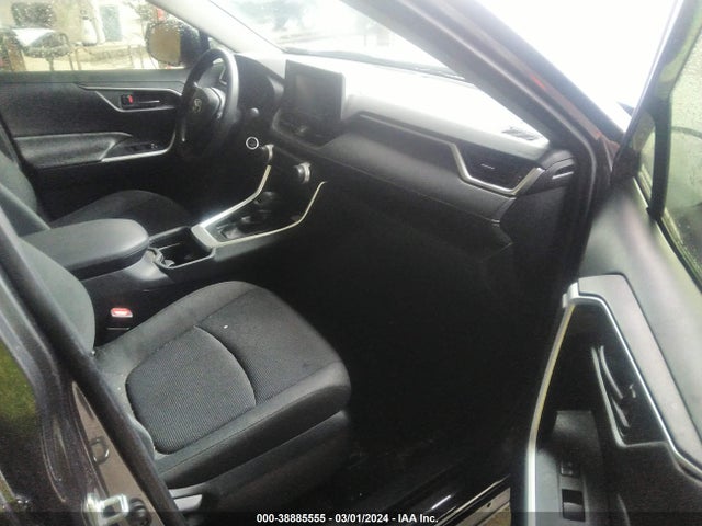Toyota RAV4 LE 2019 JTMH1RFV5KJ007384 Image 5