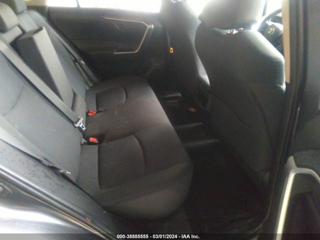Toyota RAV4 LE 2019 JTMH1RFV5KJ007384 Image 8