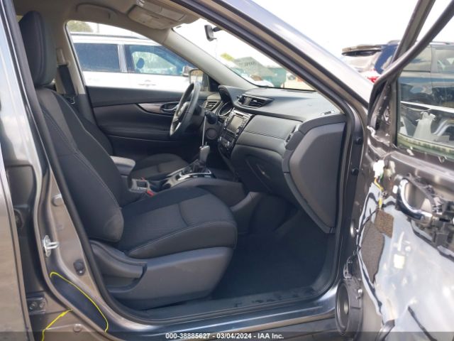 KNMAT2MT7JP620381 Nissan ROGUE SV