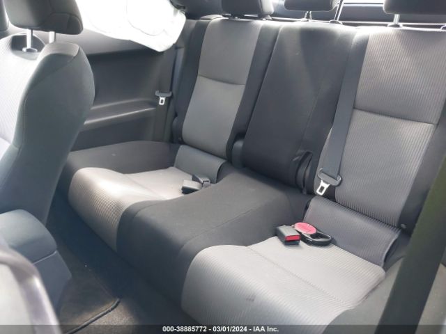 JTKJF5C70GJ015846 Scion TC