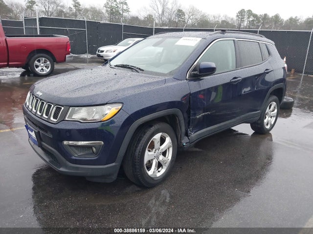 3C4NJDBB7JT479109 Jeep Compass Latitude 4x4
