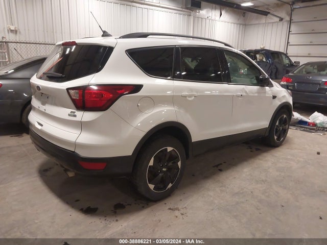 Ford ESCAPE SE 2019 1FMCU9GD9KUB09868 Image 4