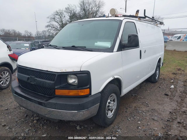 Chevrolet Express 2500 Work Van 2014 1GCWGFCA9E1914858 Image 2